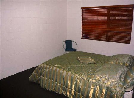 Spacious flat in great location, handy to CBD, The Base, Waikato Stadium & Frankton. - Photo 2