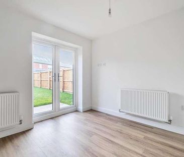 Taylor Lane, Preston, PR4 - Photo 2