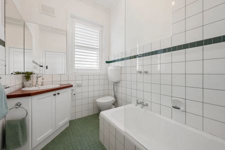 2 Bedroom + Study Top-Floor Art Deco Elegance in the Heart of St Kilda - Photo 3