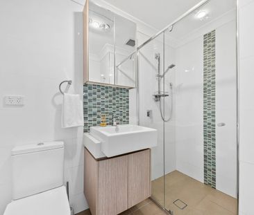 Whisper quiet light filled apartment in prime location - Photo 5