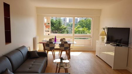 Location Appartement 4 pièces 85m² ECULLY 69130 - Photo 2