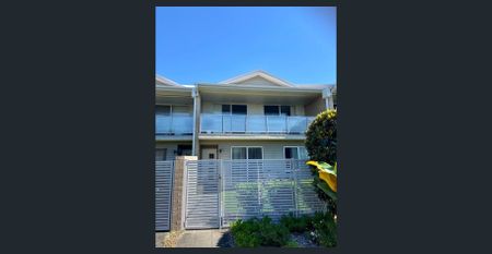 Modern Townhouse in Woy Woy - Photo 5