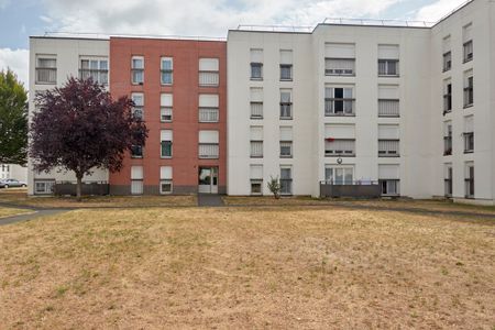 Appartement LA FLECHE T2 - Photo 2