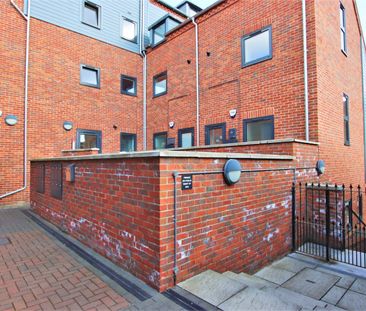 1 Bedroom Ground Floor Apartment - Photo 6