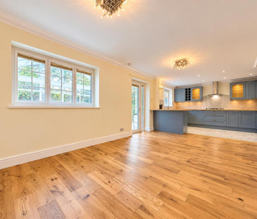 4 bedroom detached house to rent - Photo 4