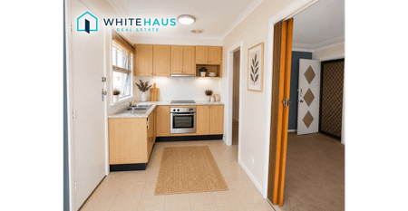 IDEALLY LOCATED, WEL PRESENTED HOME - Photo 2