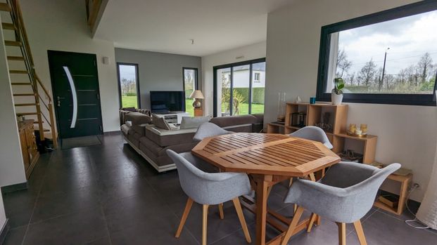 Location Maison 5 pièces 138m² PLELAN LE GRAND 35380 - Photo 1