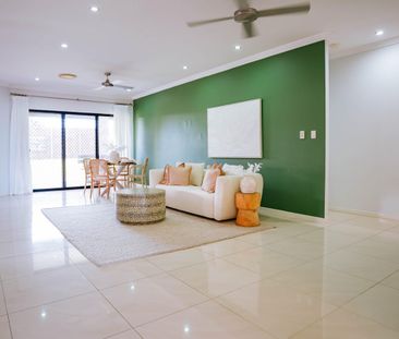 Welcome to 43 Phoenix Crescent, Rural View - a stunning family home... - Photo 2