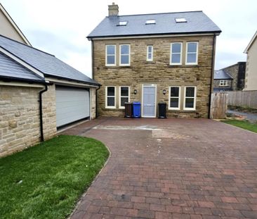 5 bedroom detached house to rent - Photo 1