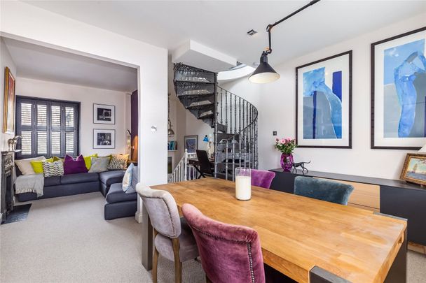 Vicarage Crescent, Battersea Park, SW11, London - Photo 1