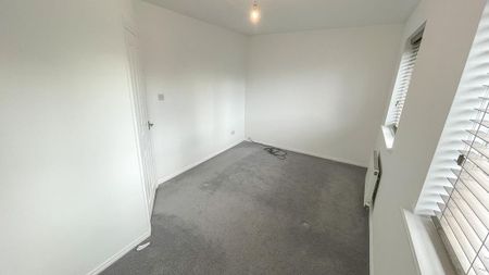 2 bedroom semi-detached house to rent - Photo 4