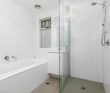 Spacious & Stylish Living in the Heart of East St Kilda - Photo 5