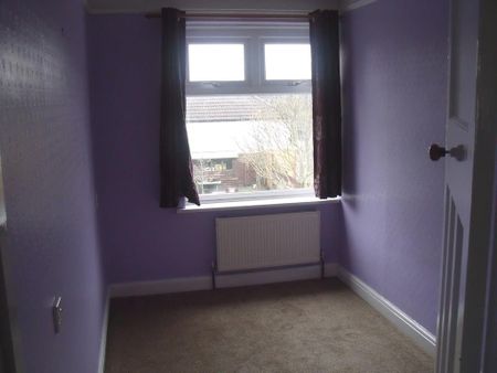 3 bedroom terraced house to rent - Photo 2