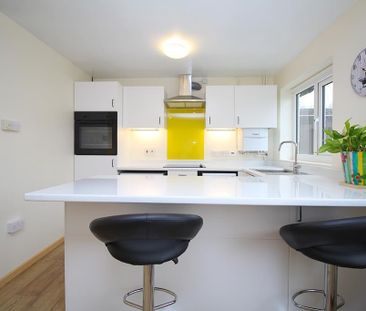 2 bedroom semi-detached bungalow to rent - Photo 1