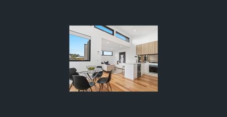 Townhouse In Great Location - Photo 2