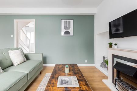 2 bedroom ground floor flat to rent - Photo 2