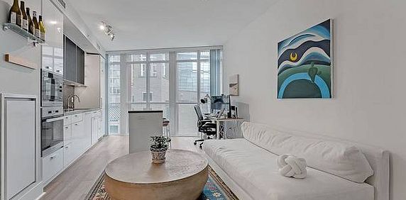 Studio Condo - The Yorkville - Photo 2