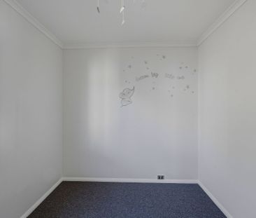 Comfortable Living with Space to Enjoy in Glenorchy - Photo 5