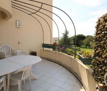 Location Appartement 3 pièces 100m² VILLENEUVE LOUBET 06270 - Photo 3