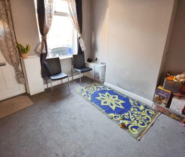2 bedroom end of terrace house to rent - Photo 1