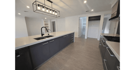 Walk to CS Square. Premium Family Living. - Photo 4