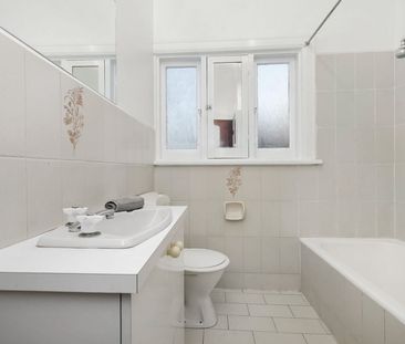 Mckinnon Zoned 2 Bedroom Unit near All facilities - Photo 6