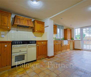 3 bedroom detached house to rent - Photo 5