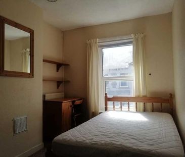 4 bedroom terraced house to rent - Photo 1