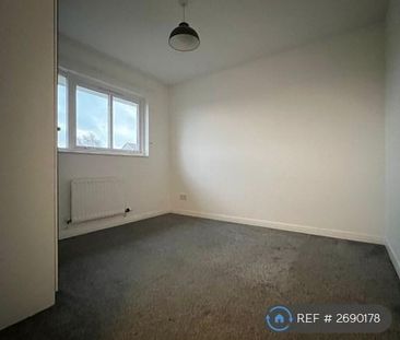 4 bedroom detached house to rent - Photo 3