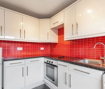 Waltham Gardens, Banbury - Photo 4