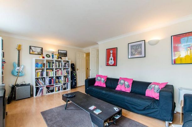 2 bedroom flat to rent - Photo 1