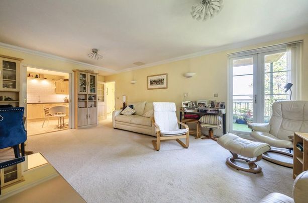 2 bedroom flat to rent - Photo 1