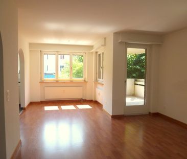 4.5-Zimmerwohnung mit sonnigem Sitzplatz und neuer Küche - Photo 2