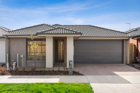 Three Bedroom, Two Bathroom Home - Photo 3