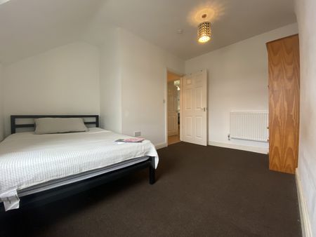 Llanbleddian Gardens, Cathays - Photo 4