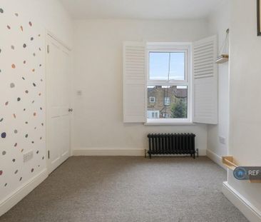 3 bedroom terraced house to rent - Photo 6