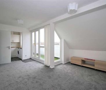Brackley Crescent, Basildon, SS13 - Photo 4