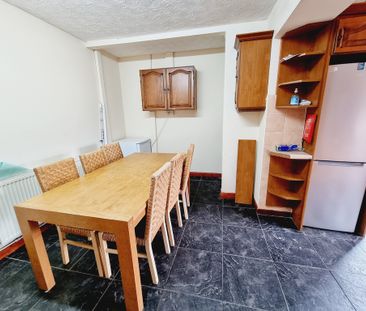 6 Bed Student Accommodation - Photo 4