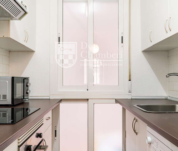 Exclusive Opportunity in Chamberí – Bright Ground Floor Apartment, ... - Photo 4