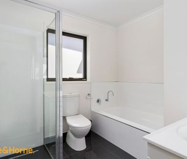 Spacious Villa, Central Location! - Photo 5