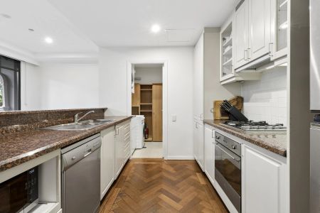 Stylish Observatory Tower Garden Apartment with Brand New Carpet | Furnished or Unfurnished - Photo 4