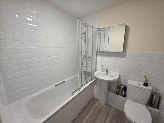 Station Approach, Cheam Road, Ewell, Epsom, KT17 1QL - Photo 1