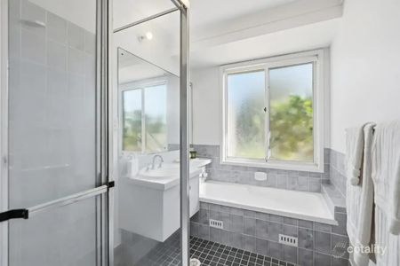 3 Bedroom in Sought After Area - Photo 5