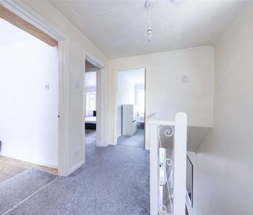 4 bedroom semi-detached house to rent - Photo 6