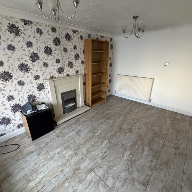 3 bedroom semi-detached house to rent - Photo 1