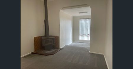 Neat and Tidy 4 bedroom home - Photo 2