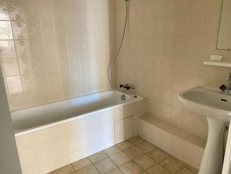 Location Appartement 2 pièces 55m² JOYEUSE 07260 - Photo 4