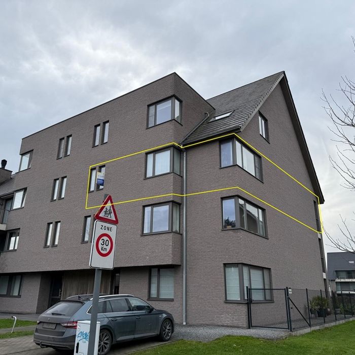 TE HUUR: Ruim hoekappartement met 2 slaapkamers in Tielt. - Photo 1