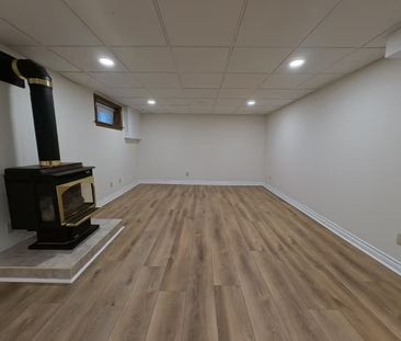 For Lease - 402 Osiris Drive, Richmond Hill, Ontario - Photo 5