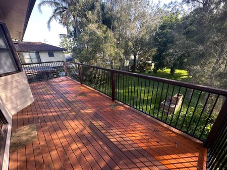 Lakeside Family Home - Photo 2